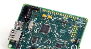 Kit de desarrollo para MCU de 32 bit
