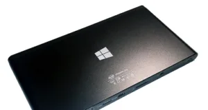Mini PC para aplicaciones industriales con batería incorporada