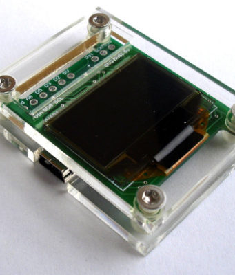 Placa con microcontrolador y pantalla OLED