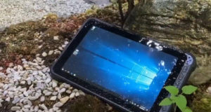 Rocktab L110 Tablet PC industrial con pantalla brillante