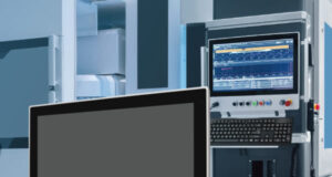 ABOS Panel PC con pantalla de 15.5 y 12.5” y pulsadores para fábricas inteligentes
